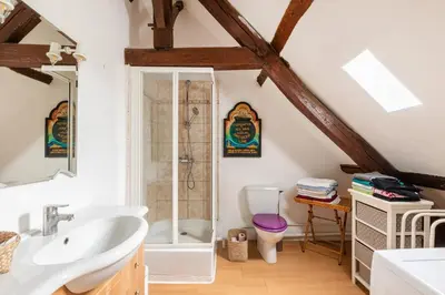 Salle de bains dans l'établissement La Pierre Blanche
