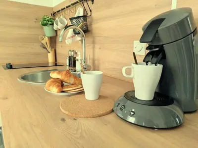 Plateau bouilloire dans l'établissement NOUVEAU*Le Bois étoilé*Balnéo*Massage*Détente*Wifi*Netflix*Self-checkin
