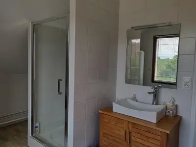 Salle de bains dans l'établissement LA LOGIA Gîtes pour 20 personnes