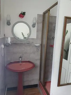Salle de bains dans l'établissement La Lisière Appartement 2 chambres