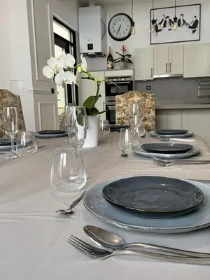 Cuisine ou kitchenette dans l'établissement Le Gîte de Jean Thevenin, avec parking gratuit