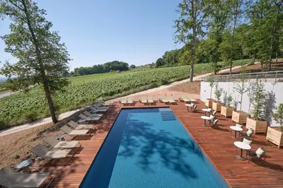 Piscine de l'établissement LOISIUM Wine & Spa Hotel Champagne ou située à proximité