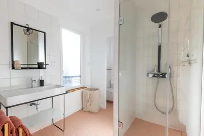 Salle de bains dans l'établissement Les Appartements Porte Mars Reims Gare Centre