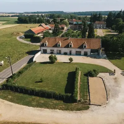 GITE ENTRE TERRES ET VIGNES à la ferme avec SPA privatif en CHAMPAGNE à une heure de Paris