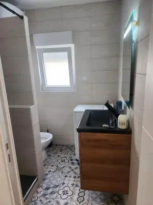 Salle de bains dans l'établissement Gîtes Zz - WiFi Fibre - Netflix, Disney - Séjours Pro