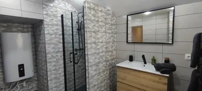 Salle de bains dans l'établissement Gîtes Zz - WiFi Fibre - Netflix, Disney - Séjours Pro