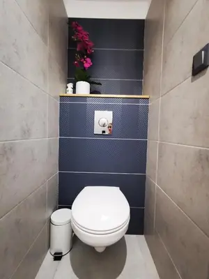 Salle de bains dans l'établissement Jacuzzi Terrasse 86 - Terrasse & Climatisation - 4 personnes - BnB Epernay