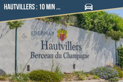 Certificat, récompense, panneau ou autre document affiché dans l'établissement Jacuzzi Terrasse 86 - Terrasse & Climatisation - 4 personnes - BnB Epernay