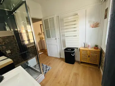 Salle de bains dans l'établissement L'inattendue