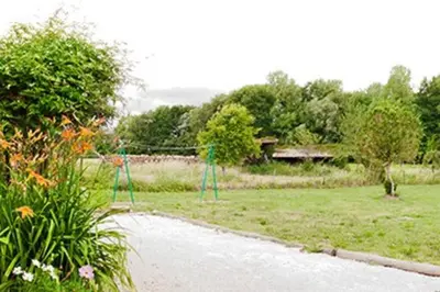Jardin de l'établissement Gîte de l'Etrier 3 * : Le calme à la campagne !