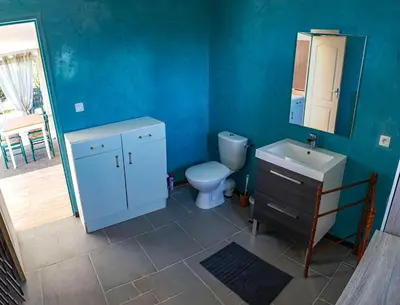 Salle de bains dans l'établissement Élégante maison moderne en Ardennes françaises - Tout le confort pour un séjour mémorable