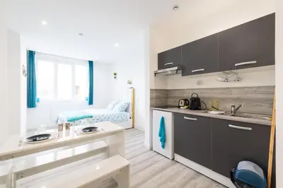 Cuisine ou kitchenette dans l'établissement GLM GROUPE - GLM Résidences 1