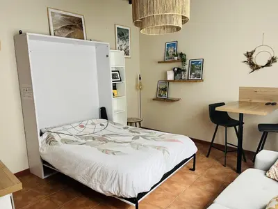 Un ou plusieurs lits dans un hébergement de l'établissement Logement, plein centre du village de Verzy