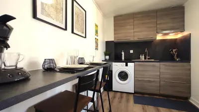 Cuisine ou kitchenette dans l'établissement Nouveau* Vintage Mecanic* Wifi*Netflix*Confort