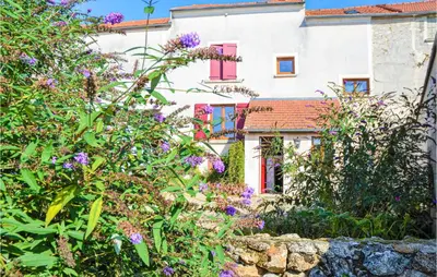 Jardin de l'établissement Beautiful Home In Saulchery With Wifi