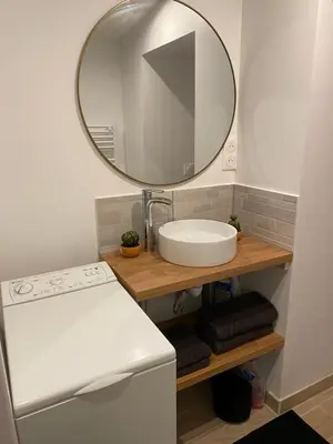Salle de bains dans l'établissement Superbe F2 proche centre ville