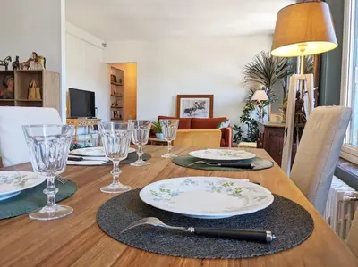 Télévision ou salle de divertissement dans l'établissement Appartement L'idéal hyper centre-ville