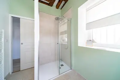 Salle de bains dans l'établissement Le Clos de la Tour