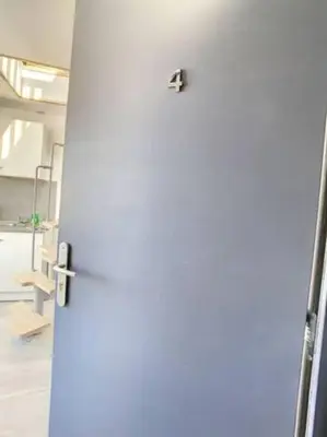 Salle de bains dans l'établissement Atypique T1 Duplex - WIFI .Parking .Proche .Gare