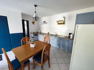 Cuisine ou kitchenette dans l'établissement Maison individuelle 60 m²