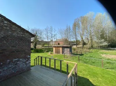 Jardin de l'établissement Cosy landelijk huisje nabij riviertje