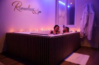 Clients de l'établissement Love room Unique - Sauna / Jacuzzi