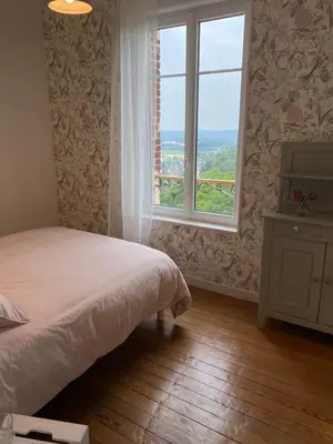 Un ou plusieurs lits dans un hébergement de l'établissement Le Haut 33 : Maison bourgeoise de caractère à Laon