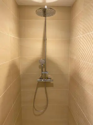 Salle de bains dans l'établissement Le Haut 33 : Maison bourgeoise de caractère à Laon