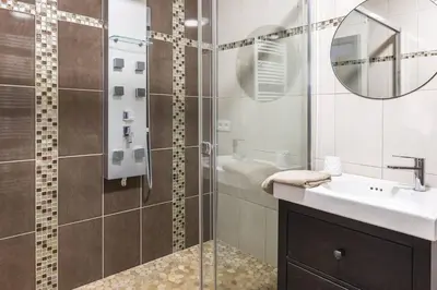 Salle de bains dans l'établissement Joli T2 rénové 'Pinot Noir' plein centre village