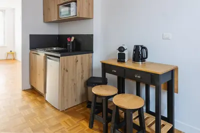 Cuisine ou kitchenette dans l'établissement Joli T2 rénové 'Pinot Noir' plein centre village