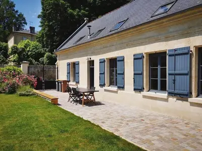 Jardin de l'établissement Maison de vacances dans un village de charme