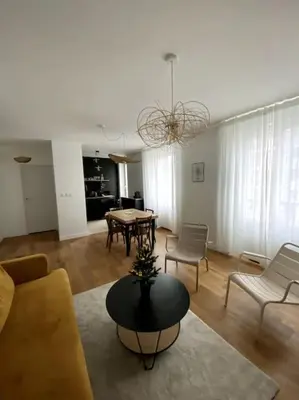 Cuisine ou kitchenette dans l'établissement Champagne! Appartement spacieux Reims centre