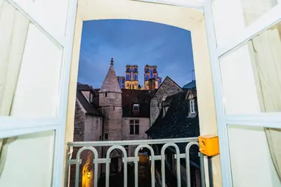 Plan de l'établissement Nid douillet La Cour du Dauphin, Vue cathédrale imprenable