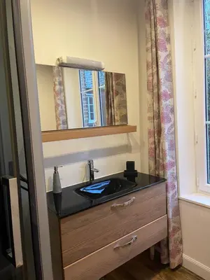 Cuisine ou kitchenette dans l'établissement VIEUX LOGIS