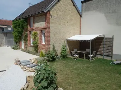 Jardin de l'établissement Gîte en champagne Le Sarment