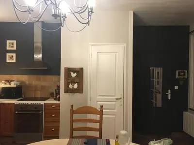 Cuisine ou kitchenette dans l'établissement Maison cosy dans village historique