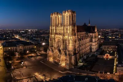 Vue générale sur Reims ou vue de la ville depuis l'appartement