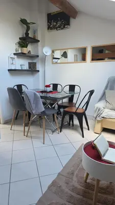 Coin salon dans l'établissement Super Appartement 3 pièces avec Piscine