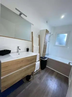 Salle de bains dans l'établissement En_Terre_Champenoise Epernay