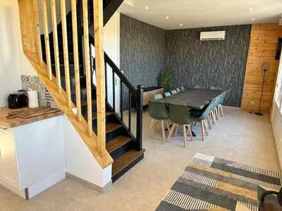 Cuisine ou kitchenette dans l'établissement Gite 5 chambres, piscine intérieure, proche du Der