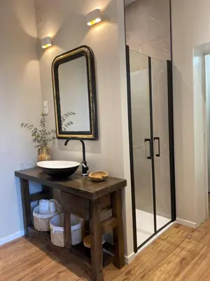 Salle de bains dans l'établissement Appartement Complet Rez-de-chaussée