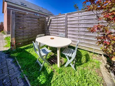 Jardin de l'établissement 2 pièces indépendant à la campagne