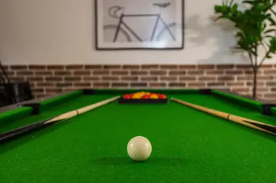 Billard dans l'établissement Immeuble spacieux - hyper centre - 15 couchages