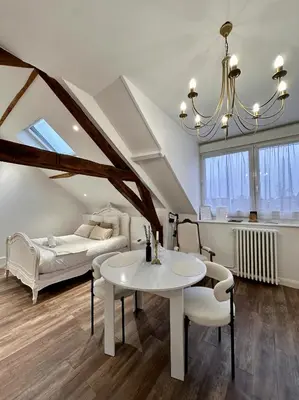 Un ou plusieurs lits dans un hébergement de l'établissement Studio 3 des Remparts à 5 mins de Charleville-Mézières